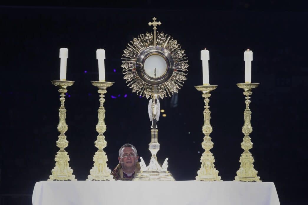 New texts for Eucharistic adoration, Communion aim to promote unity